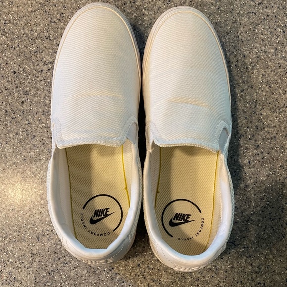 Nike women’s size 8 - Picture 1 of 3